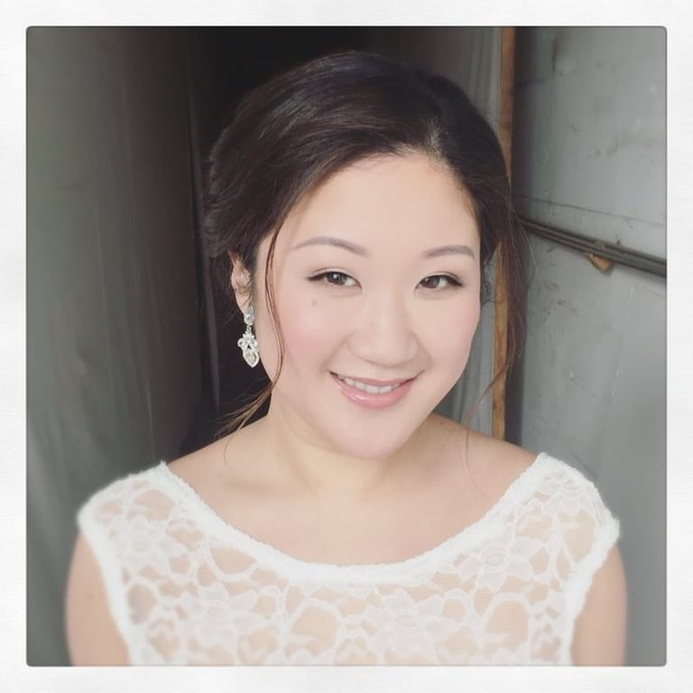Makeup by Julie Dy